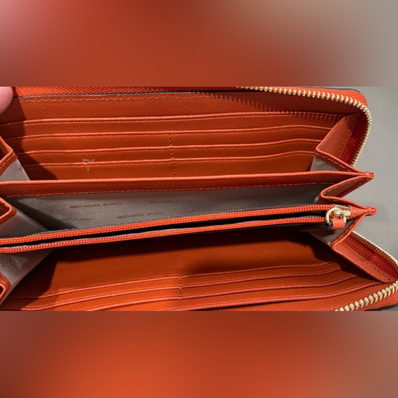 Michael Kors Long Zip-Around Wallet - Picture 3 of 6